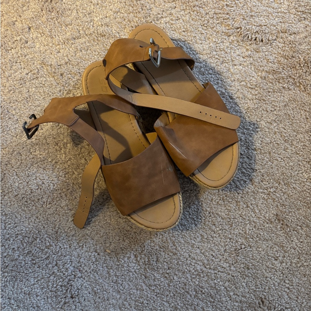 Platform SODA sandals